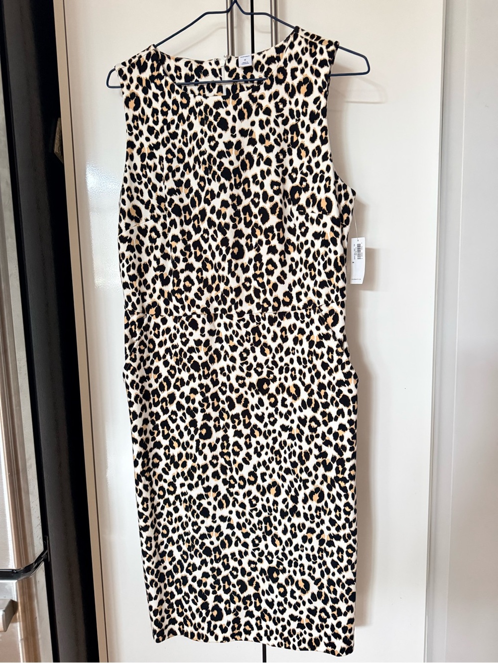 Old Navy Sleeveless Leopard Print Sheath Dress - Black & Tan Spots, size M, NWT